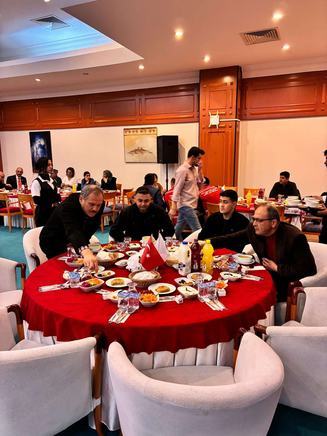 EMŞAV’dan Görkemli İftar Yemeği 23